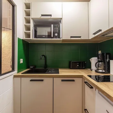 T2 Avec Cuisine Neuve Et Cave Au Centre De - Fr-1-401-278 Διαμέρισμα *