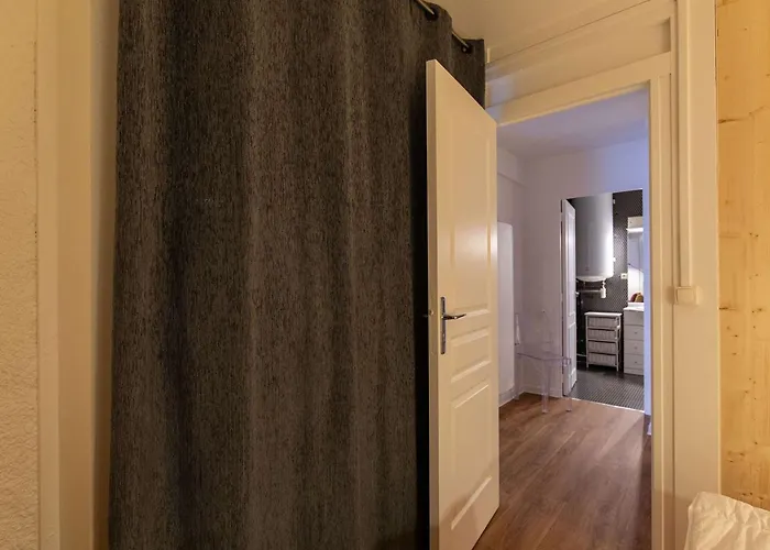 T2 Avec Cuisine Neuve Et Cave Au Centre De - Fr-1-401-278 Appartement