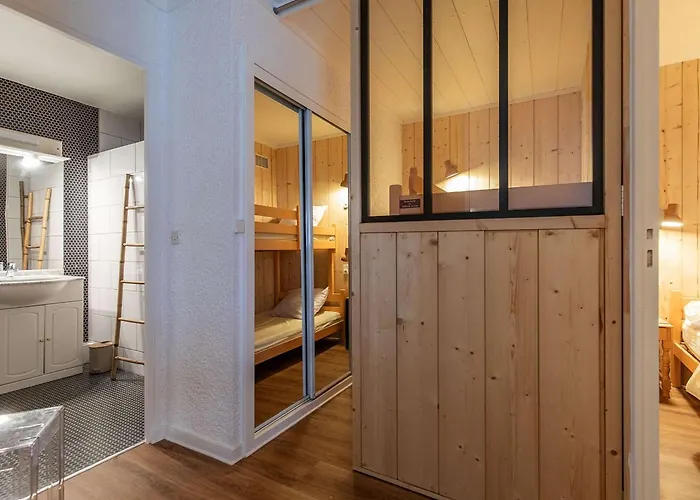 T2 Avec Cuisine Neuve Et Cave Au Centre De - Fr-1-401-278 * Cauterets