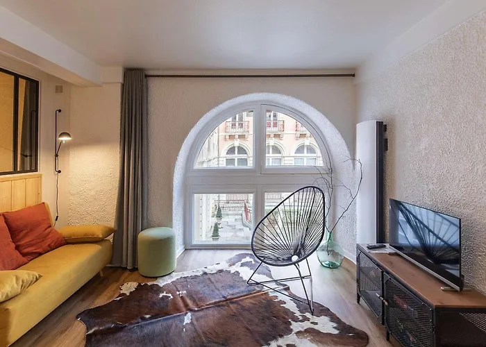 T2 Avec Cuisine Neuve Et Cave Au Centre De - Fr-1-401-278 Appartement *